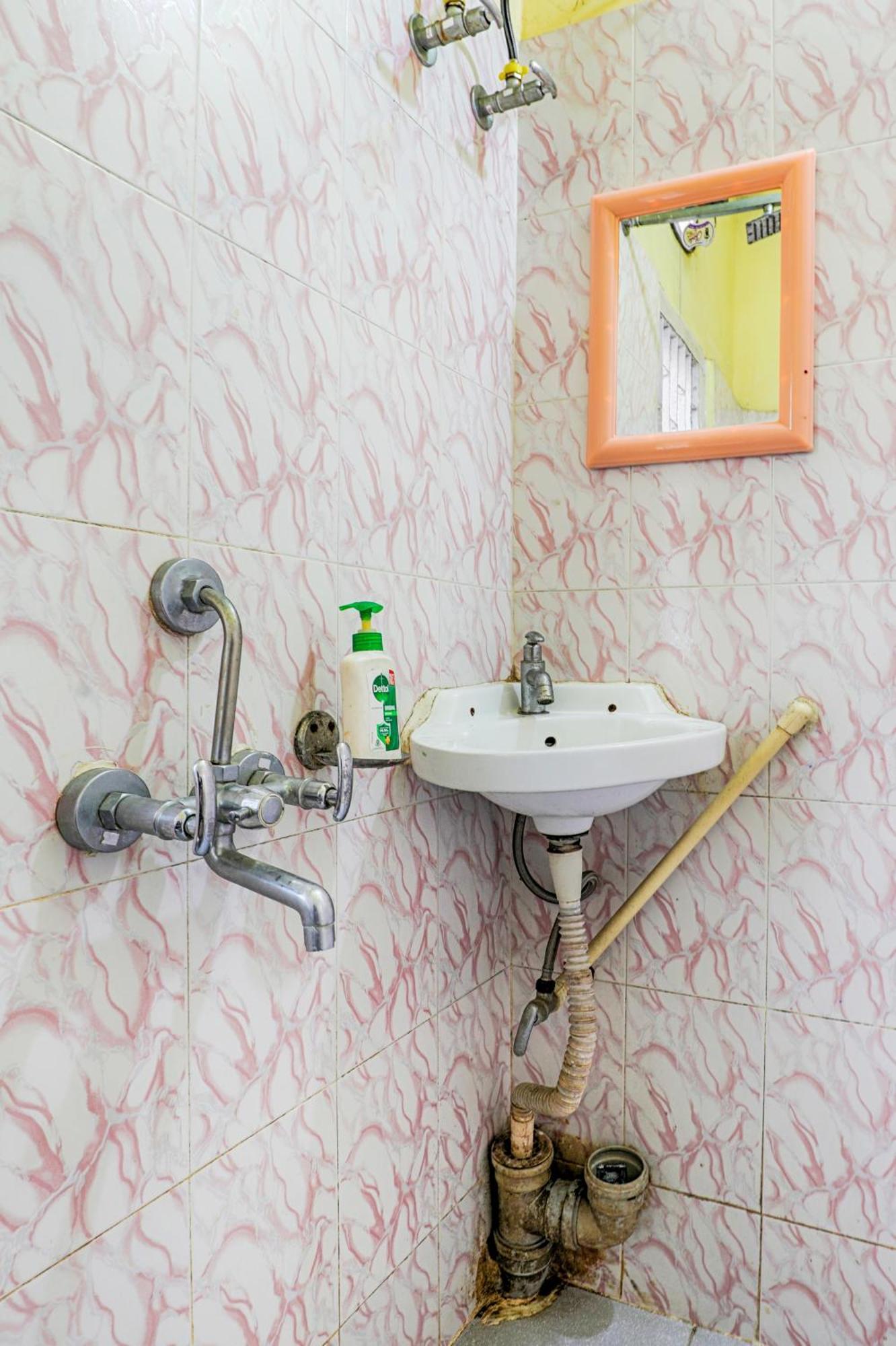 Green Vista Homestay 구와하티 외부 사진